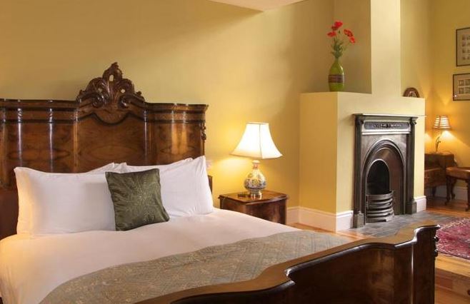 Viewmount-House-bedroom-Copy Viewmount-House-bedroom-Copy